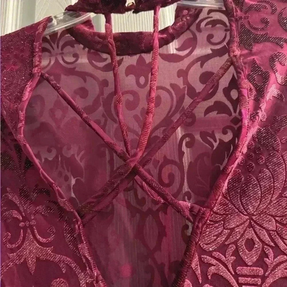 Iris dress with long sleeves in burgundy with raised pattern velvet touch Large - Picture 11 of 13